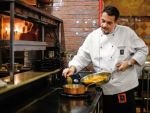 A locuit in 40 de locuri de pe Glob, a fost platit cu 1.500 de dolari/zi ca sa faca meniuri de lux pentru rusi, iar acum este chef la JW Marriott Bucuresti: Strainii traiesc bine in Romania