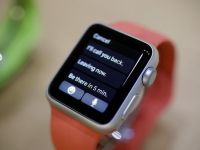 
	Apple Watch a fost lansat, primul produs nou al companiei din ultimii cinci ani. Preturile, intre 349 si 10.000 dolari. Strategy Analytics: Gigantul va captura 55% din piata globala a smartwatch-urilor. FOTO
