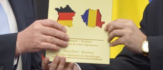 Gafa uriasa la MAE: Aurescu i-a oferit omologului german o brosura pe care aparea harta Frantei, nu a Germaniei
