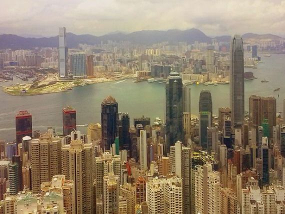 Cea mai profitabila afacere din Hong Kong se gaseste la 30 de metri sub pamant. Cum scoate reteaua de metrou a orasului profit anual de 2 mld. euro