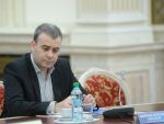Darius Valcov, plasat in arest la domiciliu, dupa expirarea ordonantei de retinere. Fostul ministru este acuzat de trafic de influenta