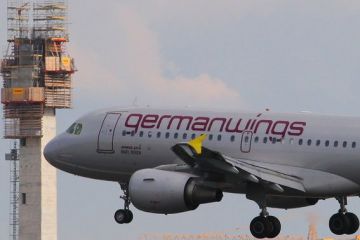 Avionul Germanwings cazut in Franta avea o vechime de 25 de ani, un A320, cel mai bine vandut model Airbus. Actiunile Lufthansa si cele ale producatorului s-au prabusit pe bursa