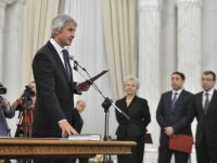 
	Eugen Teodorovici si Marius Nica au depus juramantul la Palatul Cotroceni in functiile de ministri la Finante si Fonduri Europene
