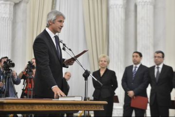 Eugen Teodorovici si Marius Nica au depus juramantul la Palatul Cotroceni in functiile de ministri la Finante si Fonduri Europene