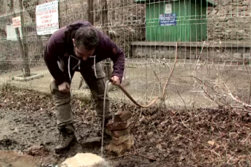 Apa minerala, industria ce ar fi putut da o alta fata Romaniei. Avem peste o treime din factorii naturali ai UE, dar nu stim sa profitam de asta. Ignoranta si prostia lasa in urma peisaje greu de imaginat