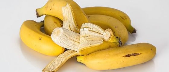 Iadul pe piata muncii: sa ai proiecte, dar sa nu poti sa le executi, pentru ca nu gasesti angajati; Romania, tara bananiera: producatorii exporta mai multe banane decat fructe autohtone; cat castiga un receptioner in Dubai