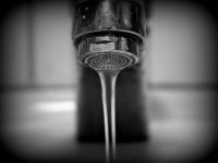 
	Guvernul sustine reducerea TVA la 9% pentru apa de la robinet. Cu cat va scadea factura la intretinere
