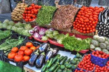 Mai multe fructe si legume romanesti in piete. Legea care face diferenta intre producatori si samsari intra in vigoare din mai