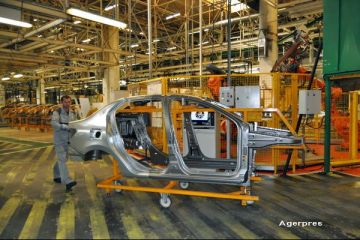 Industria auto din România, la un pas să o depășească pe cea britanică. Volkswagen ar putea relua negocierile pentru o fabrică la Arad