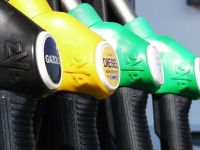 
	Carburantii se ieftinesc cu 50 de bani, de la 1 ianuarie, dupa scaderea TVA si eliminarea accizei suplimentare
