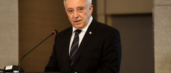Reducerea rezervelor minime obligatorii la lei elibereaza in piata 3 mld. lei. Isarescu: Ratele dobanzilor la creditele noi au atins niveluri minime istorice
