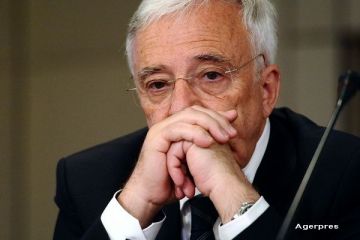 Procesele impotriva bancilor au ajuns la un maxim istoric in 2015: peste 120.000 de clienti si-au dat in judecata creditorii. Mesajul guvernatorului BNR pentru bancile comerciale