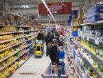 Inflatia ramane pe teritoriu negativ, dar urca semnificativ de la minus 3,5% la minus 0,7%. Citricele si zaharul s-au scumpit cel mai mult