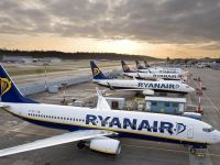 
	Ryanair, cel mai mare operator aerian low-cost din Europa, isi deschide baza la Bucuresti, careia ii aloca trei aeronave. Investitie de 300 mil. dolari
