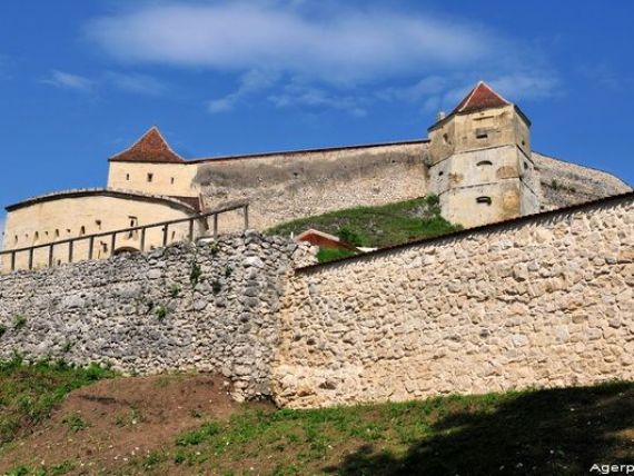 Conde Nast Traveller: Cetatea Rasnov, printre cele mai frumoase 10 castele din lume care merita vizitate iarna