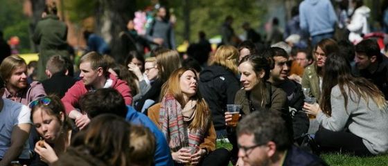 In Germania, numarul somerilor scade pentru a noua luna consecutiv. Rata somajului in zona euro s-a mentinut in mai la 11,1%, cel mai redus nivel din ultimii trei ani