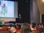 Vrei sa-ti faci catelul fericit? Te ajuta myDog