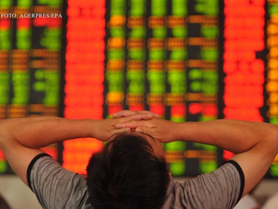 Bursele din China, in pragul inchiderii dupa pierderi care depasesc 3 trilioane de dolari. Lacomie si frica