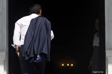 Grecia va primi rapid 7 mld. euro, daca parlamentul adopta masurile de austeritate. Bancile raman inchise. FMI critica noul plan de salvare pentru Atena