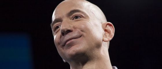 Cei mai bogati cinci oameni din lume au pierdut luni 8,7 miliarde dolari, dupa dezastrul de pe burse. Exista insa si un mare castigator