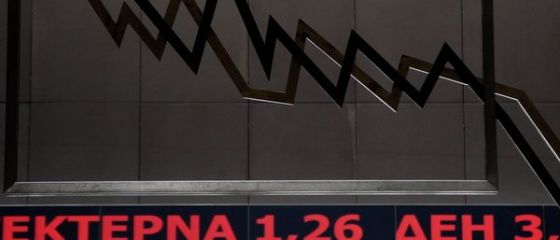 Martea neagra. Actiunile Piraeus Bank, National Bank of Greece, Alpha Bank si Eurobank, prezente si in Romania, declin de aproape 30%, nivelul maxim permis pe Bursa de la Atena