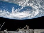 ISS, în pericol. Ce se întâmplă cu cei trei astronauți aflați deja în spațiu