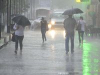 Cod galben de ploi puternice în Capitală și 17 județe. Pericol de inundaţii în 4 județe