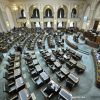 Puterea si opozitia, consens pe tema Codului Fiscal. Ce se intampla cu TVA, supraacciza la carburanti si taxa pe stalp
