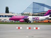 Zborul Wizz Air W6 3215, Bucuresti - Oslo, aterizare neplanificata, dupa ce un pasager a devenit agresiv si necooperant