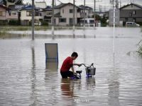 Japonia, lovita de inundatii puternice. Intemperiile sunt de o amploare nemaiintalnita . Sute de mii de oameni, evacuati