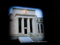 
	Fed menține dobânda de politică monetară, dar estimează o majorare graduală a costului creditului în acest an
