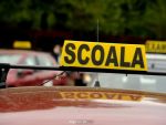 8 politisti si 11 instructori auto, retinuti in dosarul permiselor de conducere obtinute ilegal. Sumele uriase de bani, gasite la perchezitii