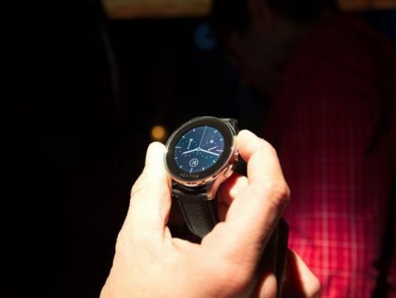 Romanii de la Vector schimba regulile pe piata smartwatch si tintesc top 5 in lume. Bateria poate tine si 60 de zile