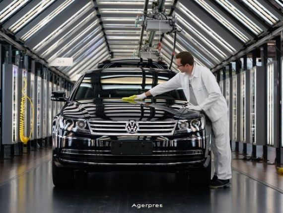 Volkswagen va opri din martie 2016 productia Phaeton, modelul de lux care trebuia sa concureze cu Mercedes-Benz S-Class si BMW 7-Series