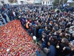 Mars impresionant in memoria victimelor din Colectiv: 12.000 de persoane. Coruptia, indiferenta si lacomia ucid toata Romania