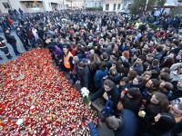 
	Mars impresionant in memoria victimelor din Colectiv: 12.000 de persoane. &quot;Coruptia, indiferenta si lacomia ucid toata Romania&quot;
