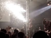 Imaginile surprinse de unul dintre supravietuitorii din Colectiv in timpul concertului, cu cateva minute inainte de incendiu