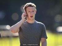 Mark Zuckerberg a devenit tata. Fondatorul Facebook doneaza 99% din actiuni