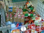 Inflatia in aprilie ramane negativa si atinge un nou minim istoric: minus 3,3%. Alimentele s-au ieftinit cu 7,4%