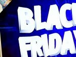 Jumătate dintre români planuiesc să cumpere ceva de Black Friday. Topul celor mai căutate produse