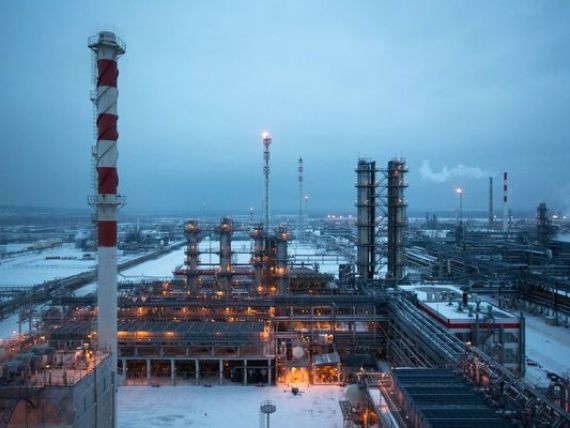 Profitul net al Lukoil s-a prabusit cu 62% in T3. Deprecieri de 371 mil. dolari in primele 9 luni, de pe urma costurilor unui proiect de explorare in Romania