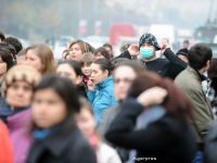 Populația României continuă să scadă