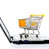 Doi din trei romani isi cumpara haine de pe internet, insa majoritatea opteaza pentru plata ramburs. Care sunt nemultumirile celor care fac cumparaturi online