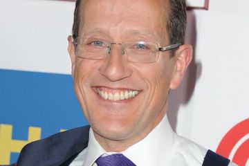 Richard Quest de la CNN a explicat schimbarea politicii monetare in SUA, cu ajutorul noului episod din seria Razboiul Stelelor: Trezirea Fortei