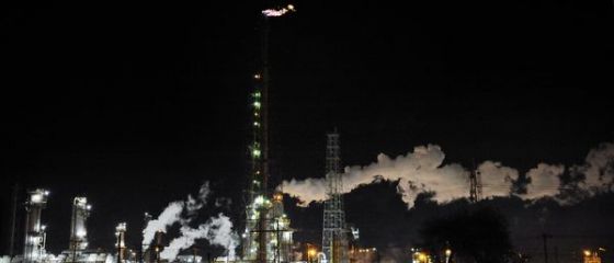 2015, anul cand pretul petrolului s-a prabusit la minimul ultimilor 11 ani: Petrom pierde 60% din profit; Rusia e lovita in inima; pretul gazelor scade si el. Ce ne asteapta pe viitor