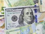 Euro incepe anul pe depreciere si scade sub 4,52 lei, in prima sedinta din 2017. Dolarul se apropie din nou de maximele atinse la finele lui 2016