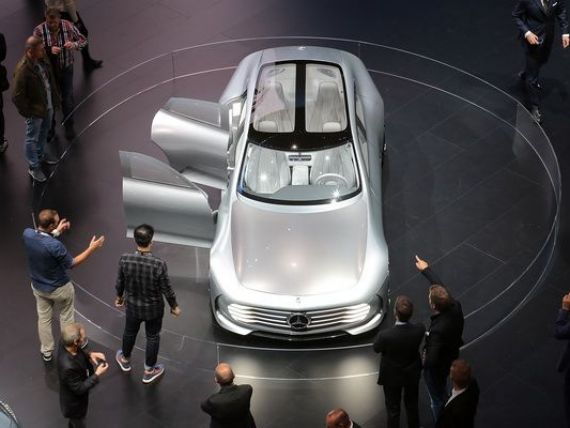 Mercedes depaseste BMW la vanzari, in prima jumatate a anului, si spera sa redevina cel mai mare producator auto de lux la nivel mondial