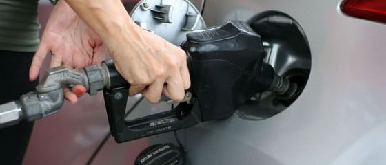 De ce nu se ieftinesc carburantii desi cotatia petrolului s-a prabusit. Cum arata Romania pe harta preturilor din UE