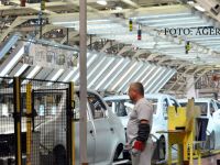 
	Salariile la Dacia vor creste cu 5%. Toti angajatii vor lua prime pentru rezultatele din 2015
