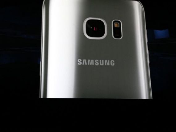 Samsung a lansat Galaxy S7 si S7 Edge, plus Gear 360. Zuckerberg a anuntat parteneriatul Samsung-Facebook